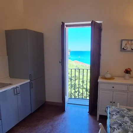 Apartment Live & Dream Stromboli - Trilocale 2 Piano Scilla
